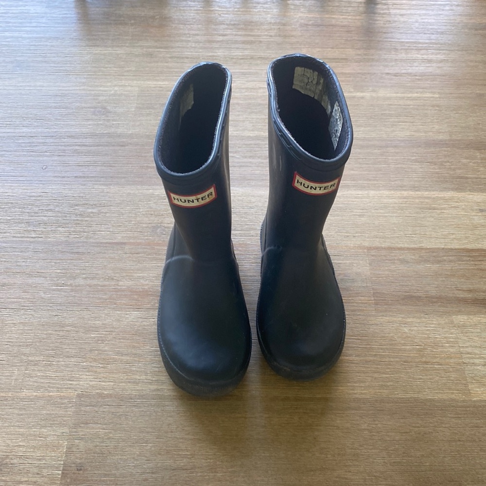 Hunter boots in navy little kid US size 9
